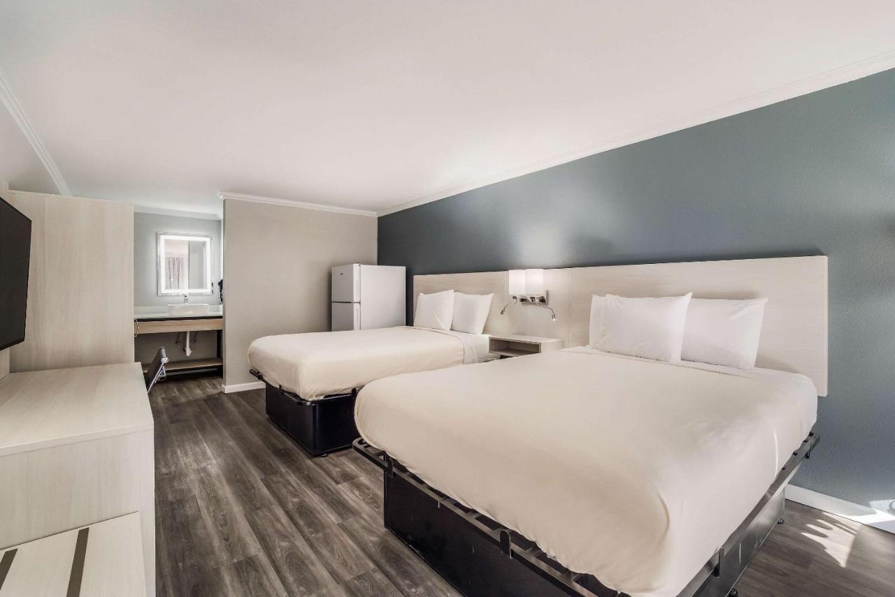 Mainstay Suites Флоренс Экстерьер фото