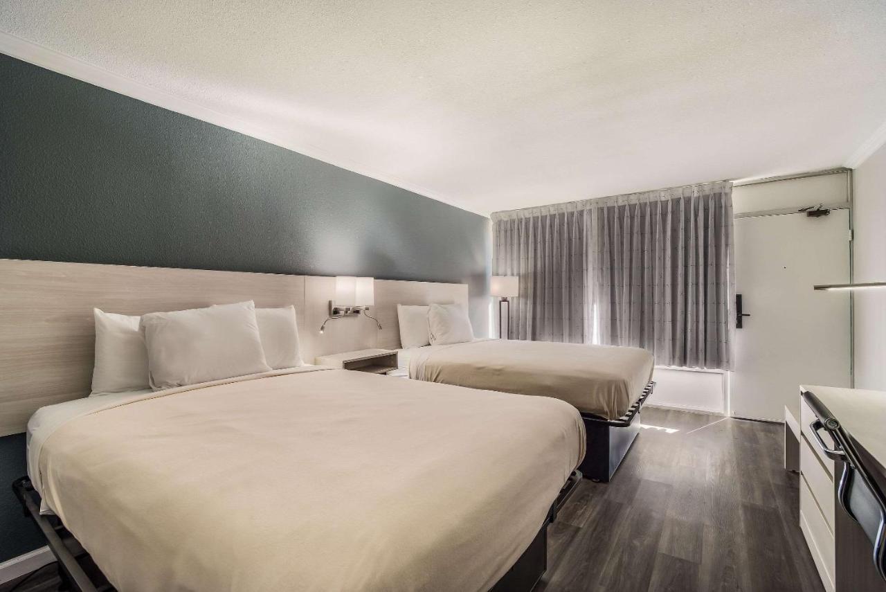 Mainstay Suites Флоренс Экстерьер фото
