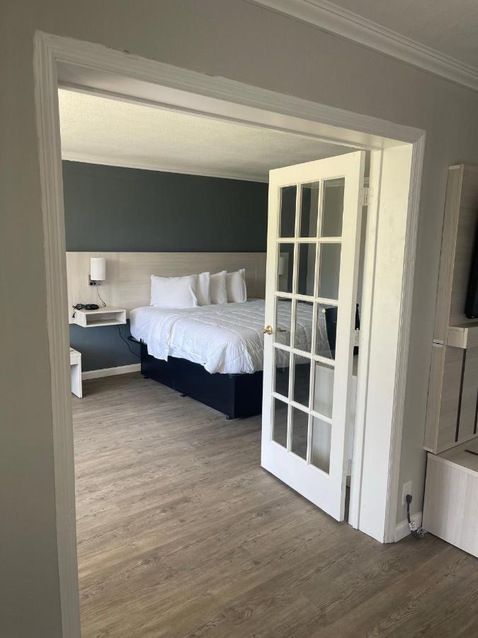 Mainstay Suites Флоренс Экстерьер фото