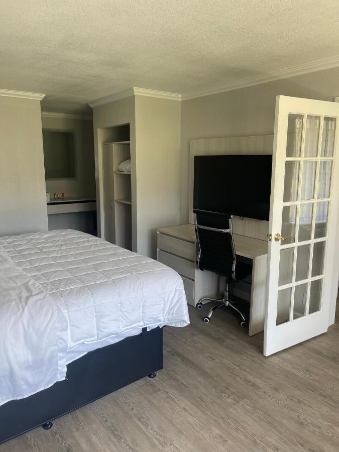 Mainstay Suites Флоренс Экстерьер фото