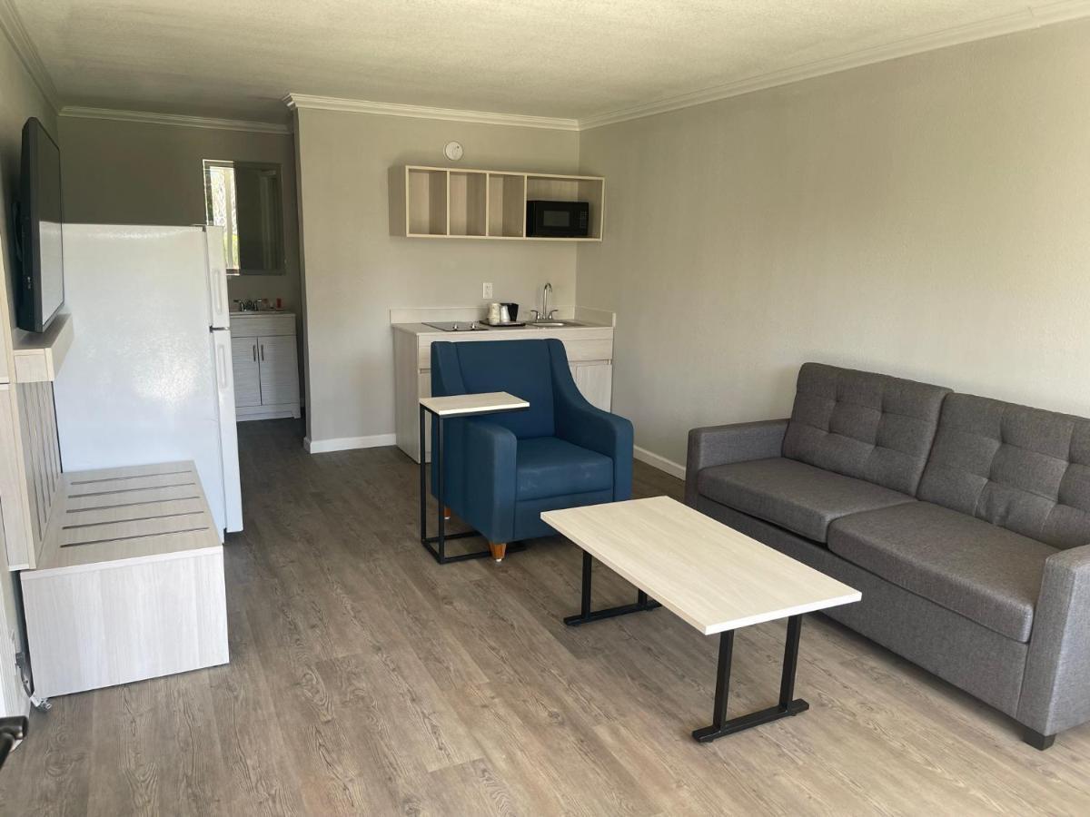 Mainstay Suites Флоренс Экстерьер фото