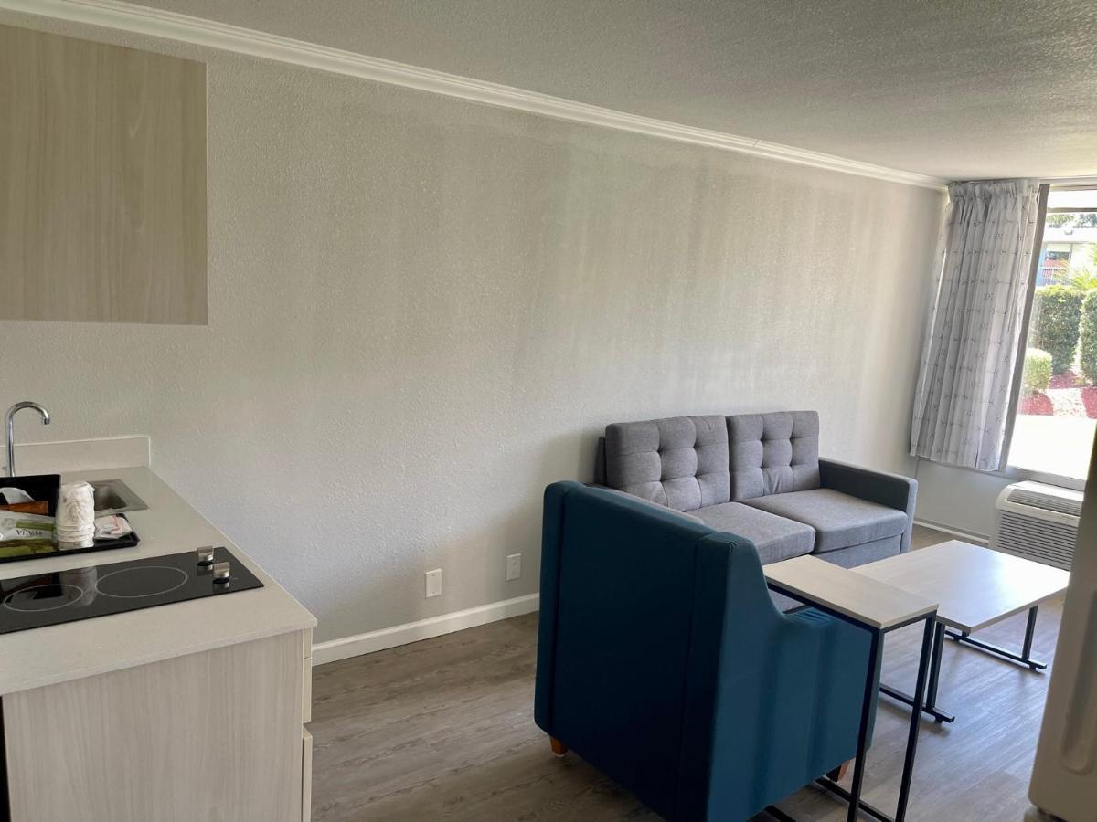 Mainstay Suites Флоренс Экстерьер фото